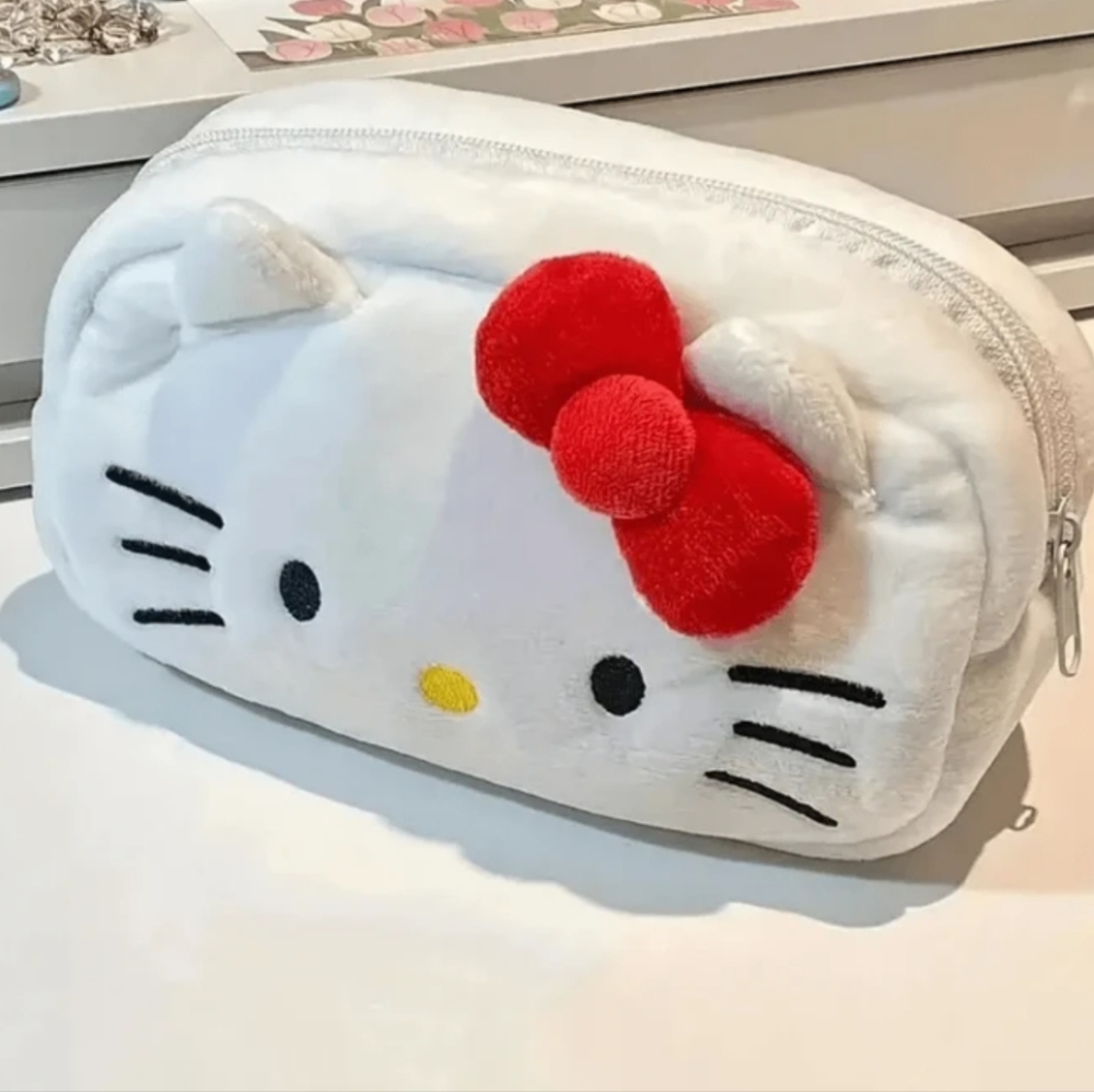 Hello Kitty Pencil holder